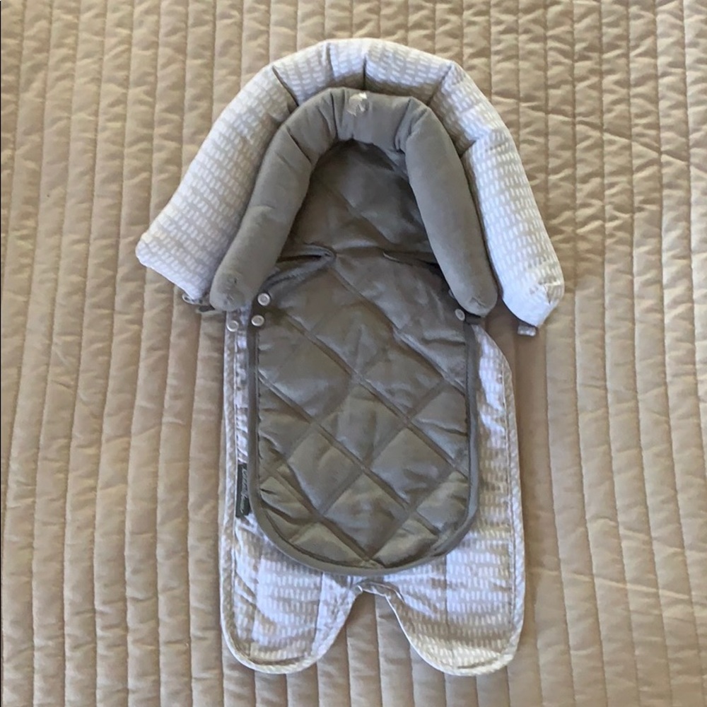 Eddie Bauer infant/newborn car seat insert